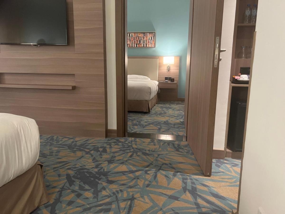 Mena Plaza Hotel Albarsha At The Mall Dubai Exteriör bild