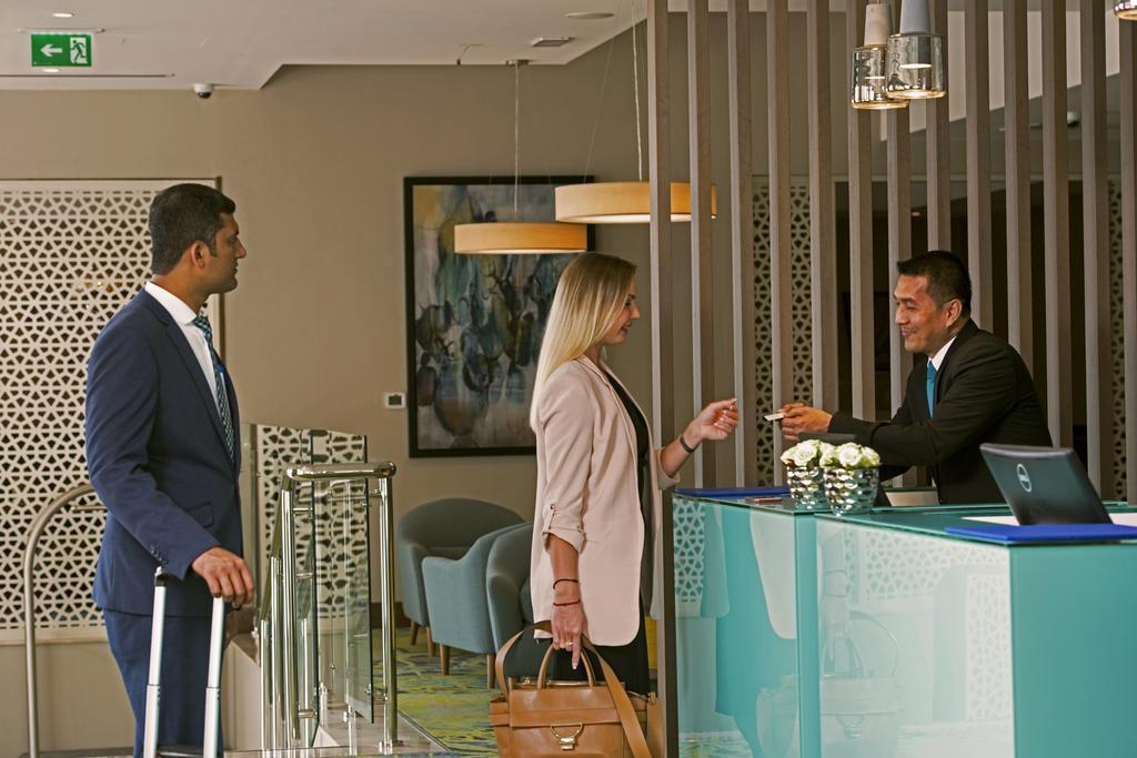 Mena Plaza Hotel Albarsha At The Mall Dubai Exteriör bild