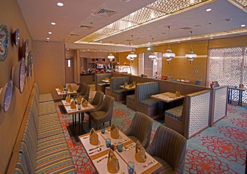 Mena Plaza Hotel Albarsha At The Mall Dubai Exteriör bild